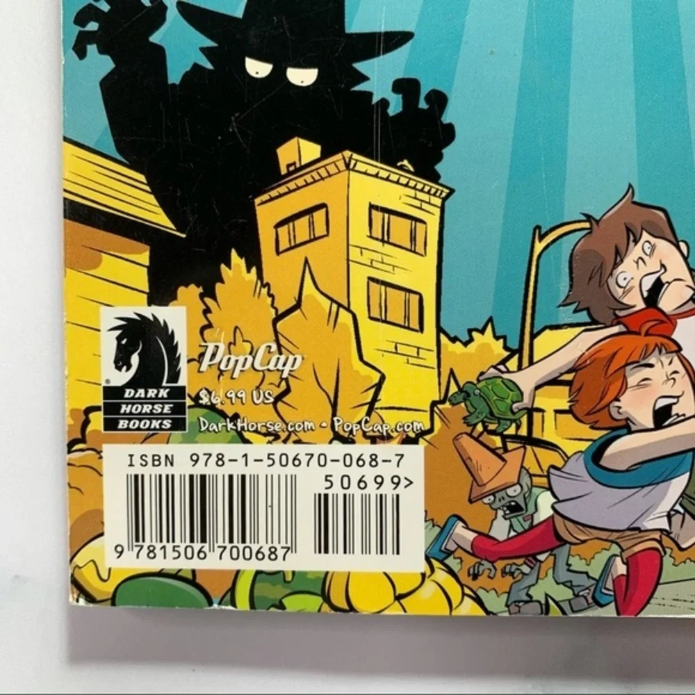 Plants VS. Zombies Paperback Book